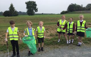Trefonen Primary School Rotakids Club go litter-picking in local park