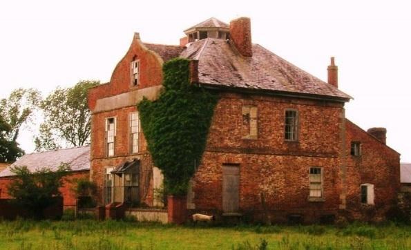 Plans to redevelop 'Red Dress Manor' in Powys approved 