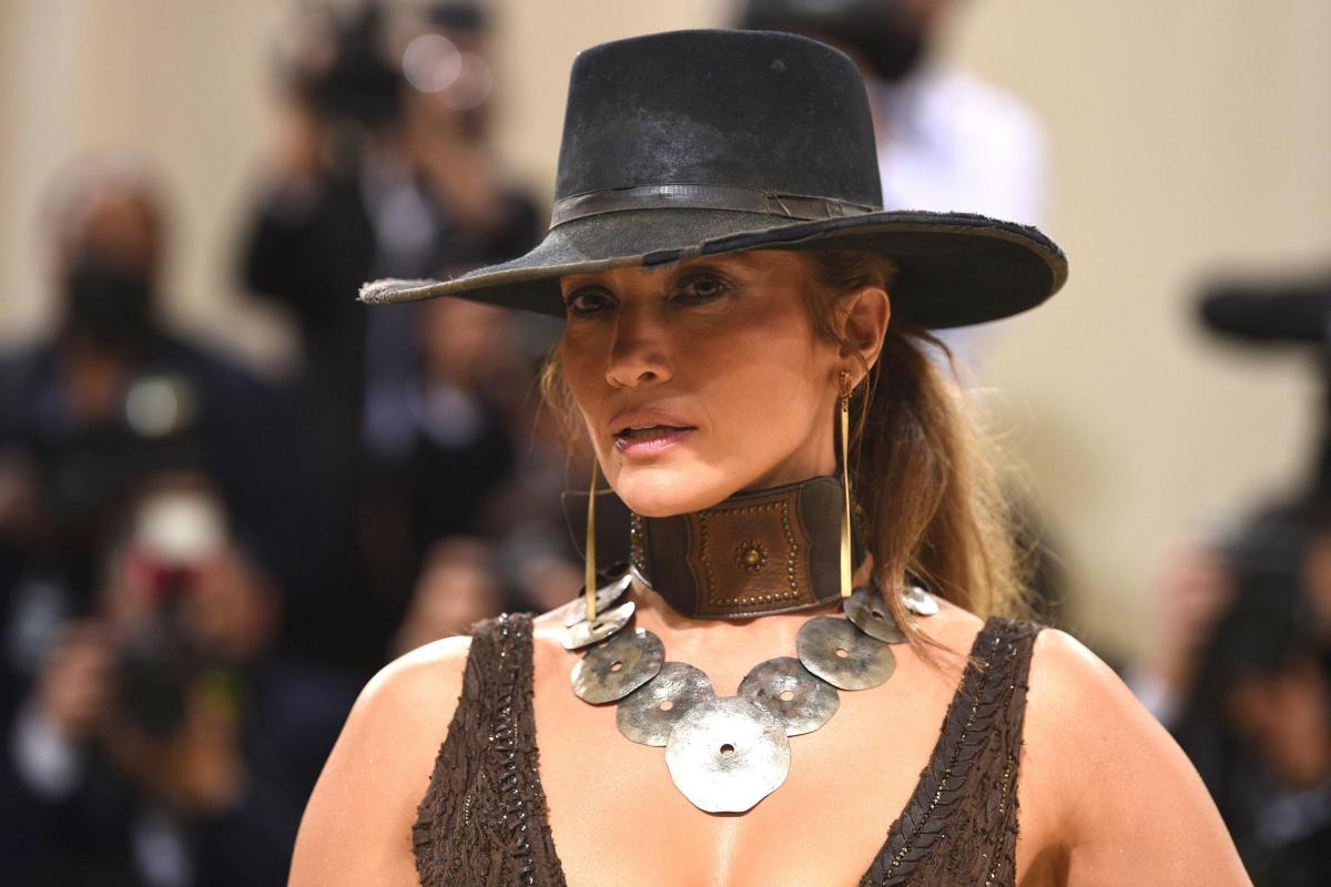 Kim Kardashian's Japan' finds - Chanel Collar from the Barbie