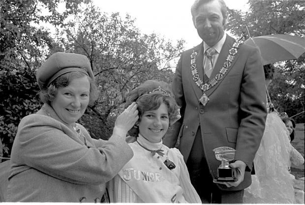 Border Counties Advertizer: The Oswestry carnival Queen is crowned by the Oswestry Town Mayor John Field, in Cae Glas Park in 1975.